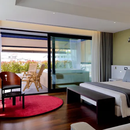 Monaco Suites Hotel Lignano Sabbiadoro Exterior photo