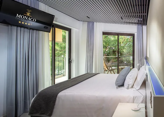 Monaco Suites Hotel
