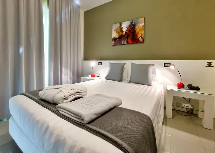 Monaco Suites Hotel